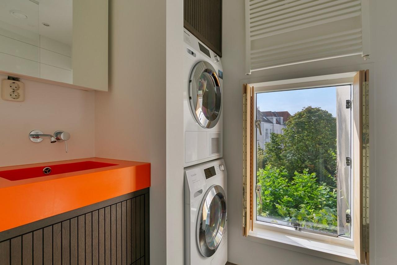 Two Sunny Balconies in Spijkerbuurt - Image 24