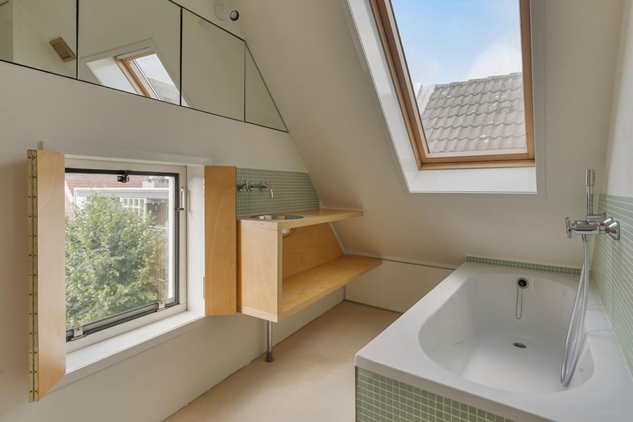 Two Sunny Balconies in Spijkerbuurt - Image 29