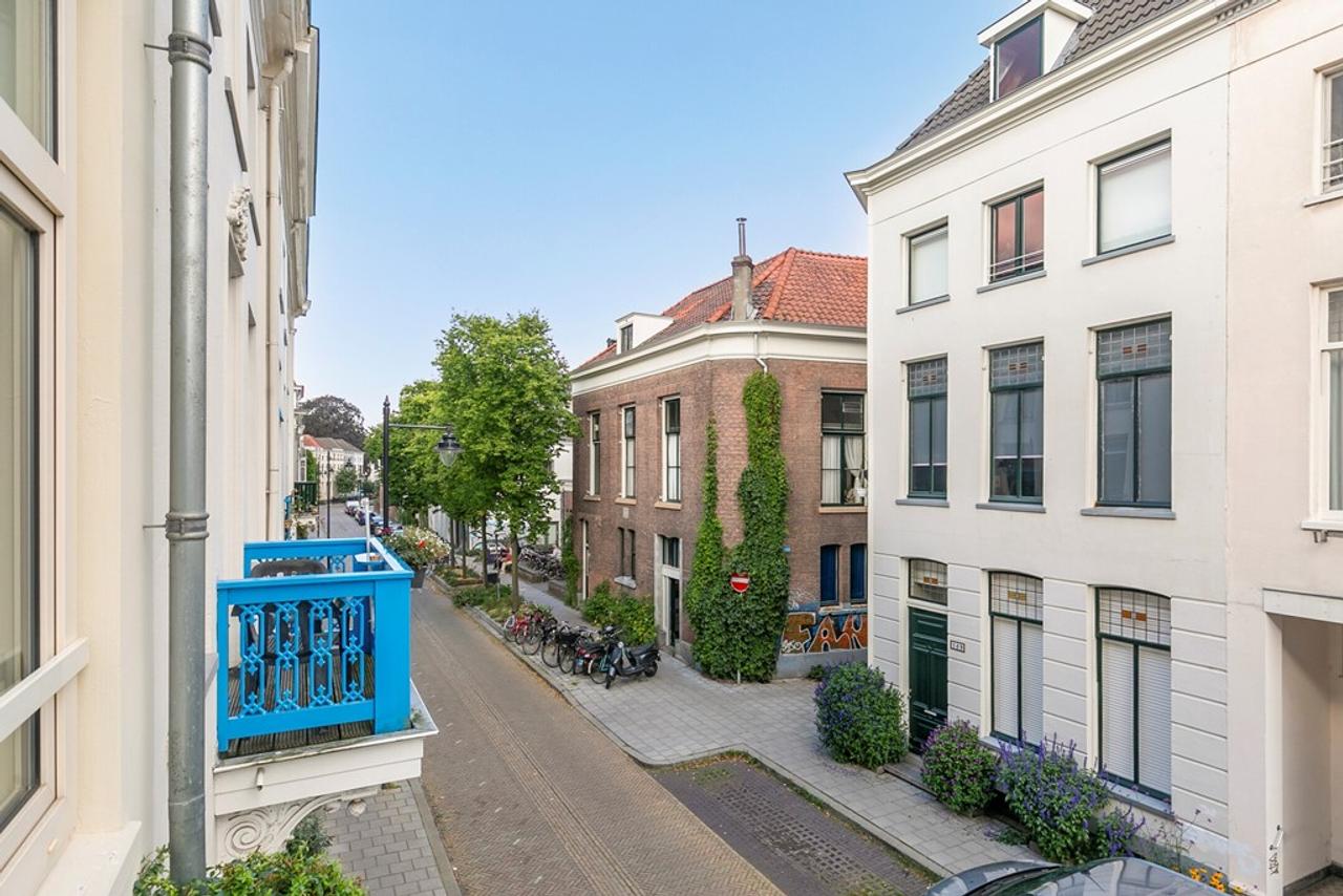 Two Sunny Balconies in Spijkerbuurt - Image 33