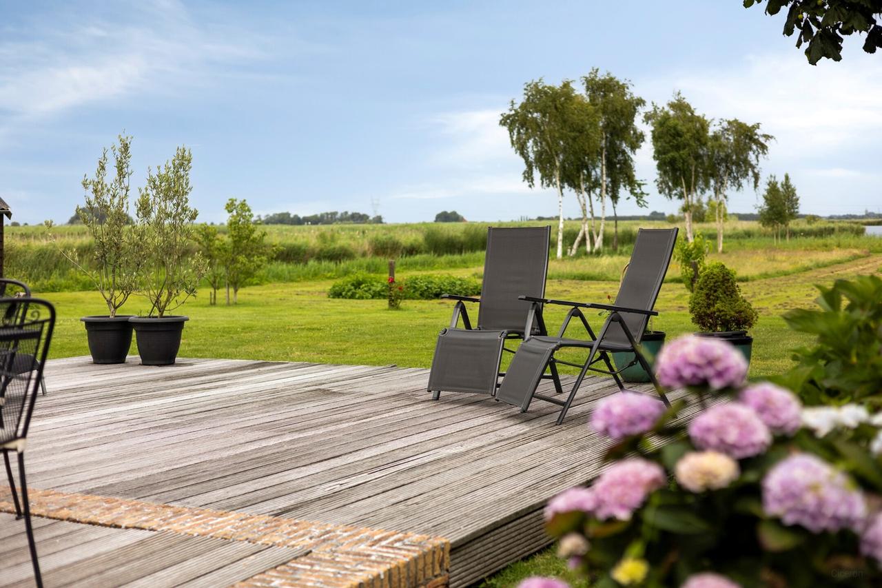 Furnished waterfront villa in Watergang - Image 16