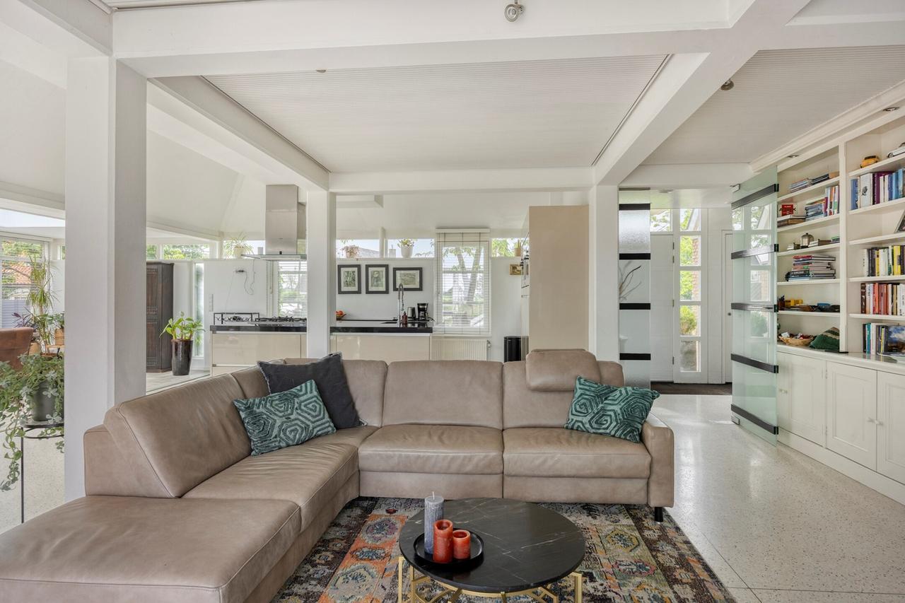 Furnished waterfront villa in Watergang - Image 20