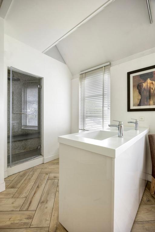 Furnished waterfront villa in Watergang - Image 30