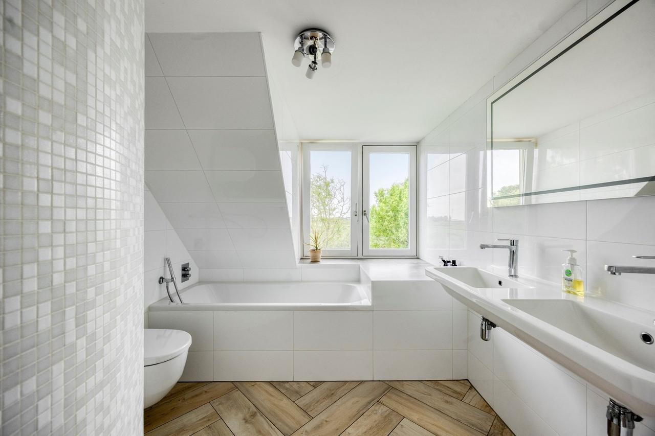 Furnished waterfront villa in Watergang - Image 34