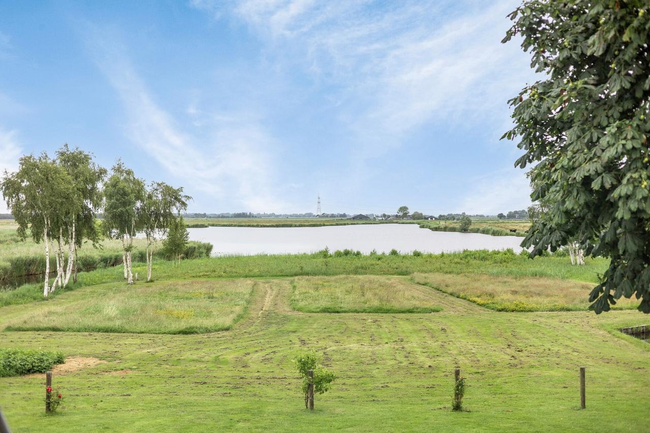Furnished waterfront villa in Watergang - Image 37