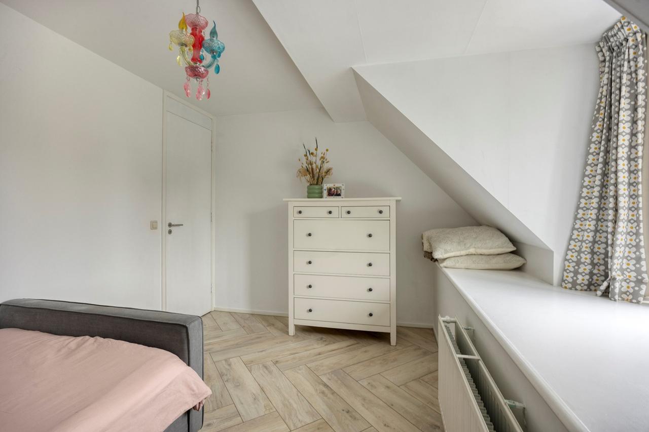 Furnished waterfront villa in Watergang - Image 40