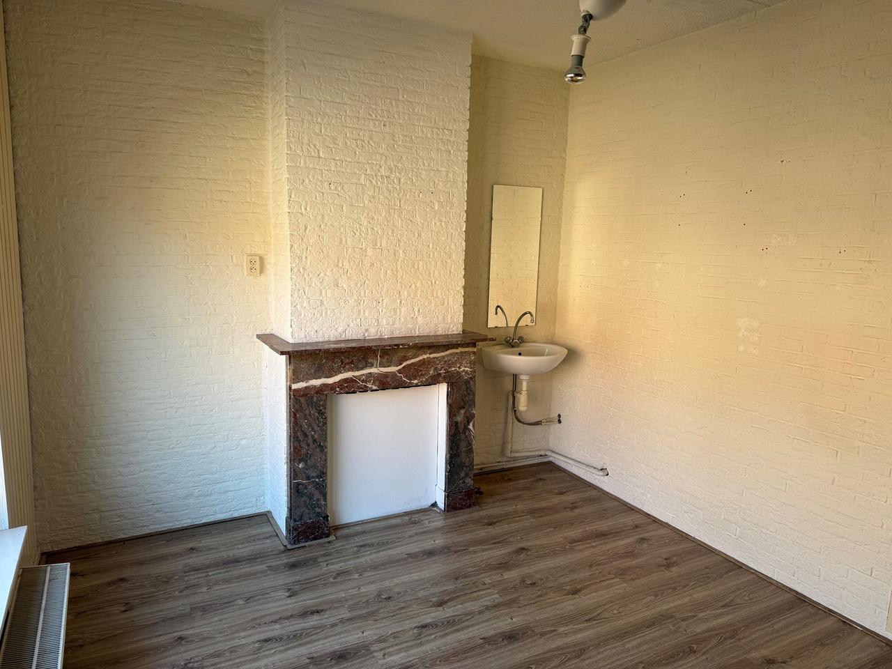 Studentenkamer met eigen woonkamer in Zeeheldenbuurt - Afbeelding 1