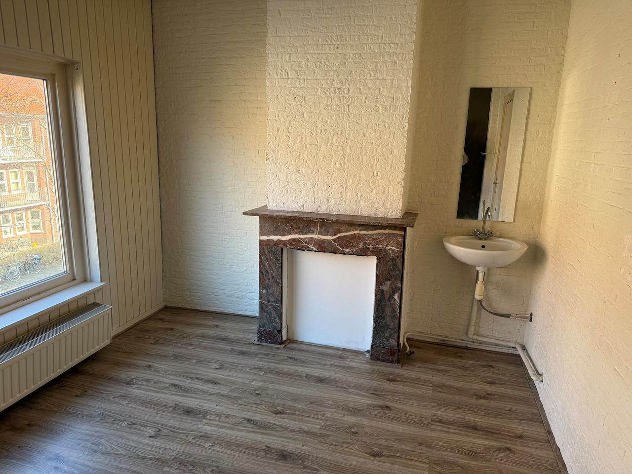 Studentenkamer met eigen woonkamer in Zeeheldenbuurt - Afbeelding 2