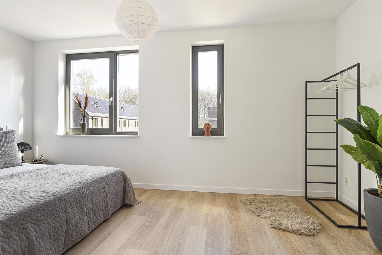 Energy-efficient 4-bedroom home with garden - Image 11