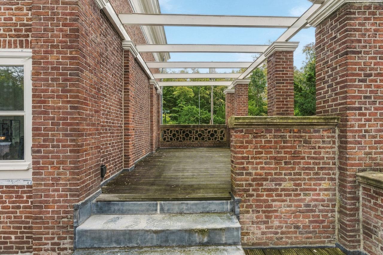 Monumental villa with garden in Wassenaar - Image 18
