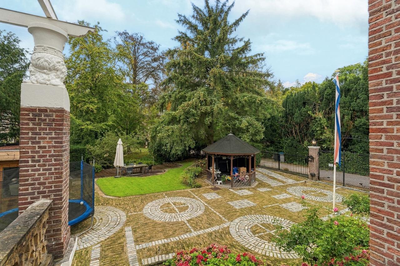 Monumental villa with garden in Wassenaar - Image 24