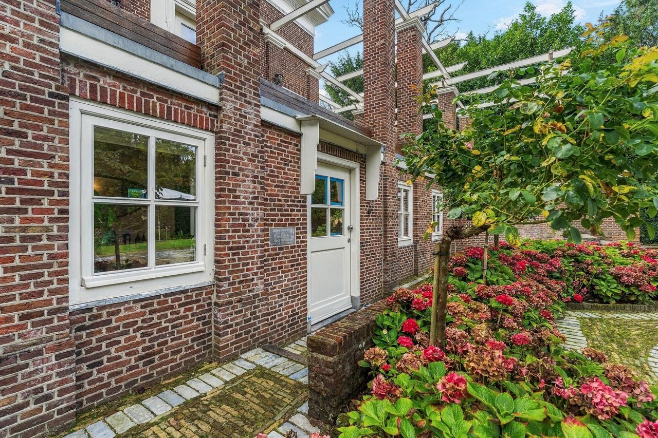 Monumental villa with garden in Wassenaar - Image 48