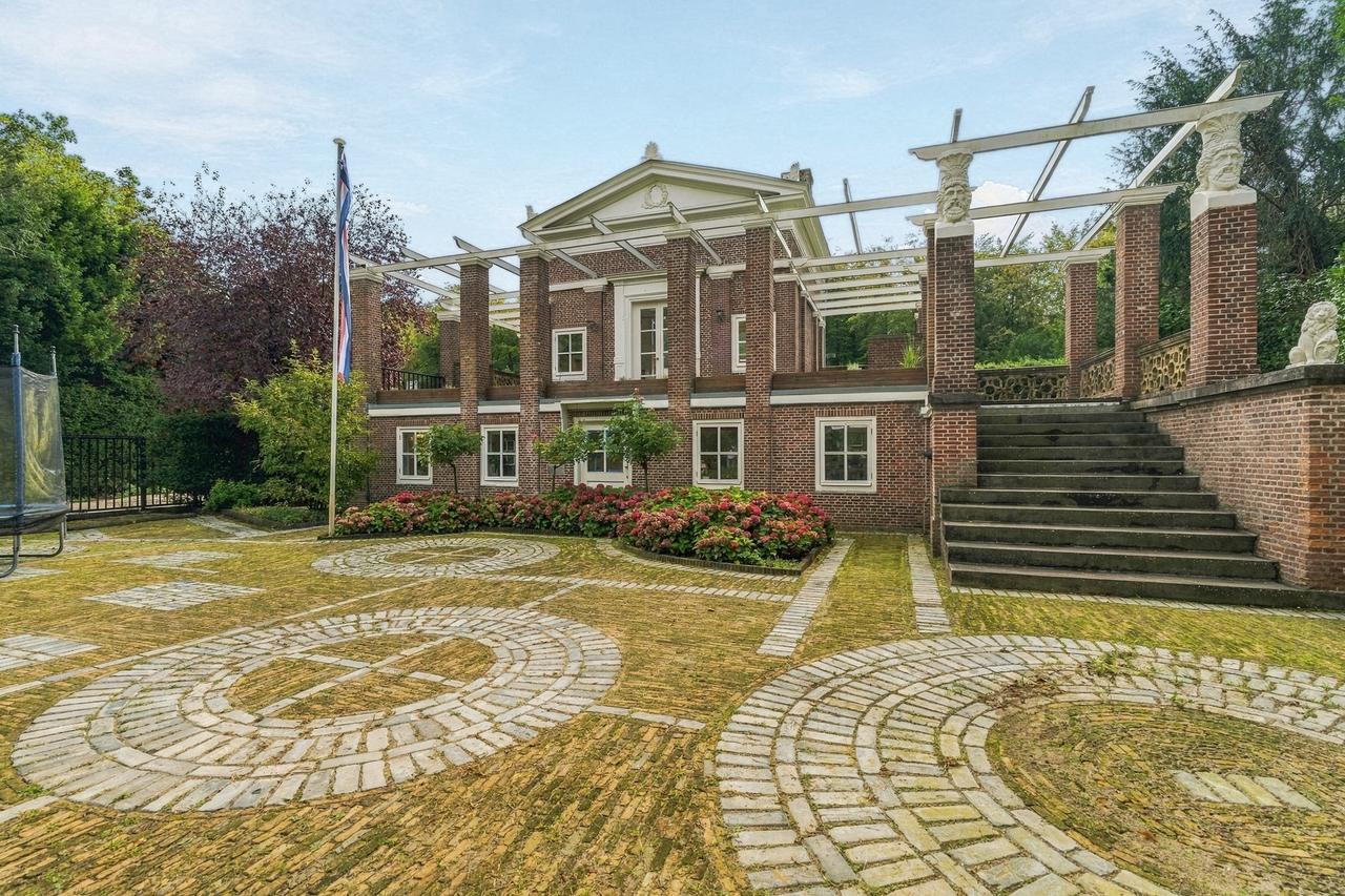Monumental villa with garden in Wassenaar - Image 58