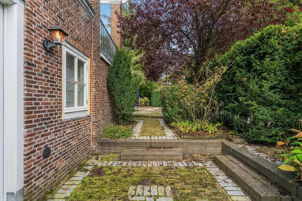 Monumental villa with garden in Wassenaar - Image 61