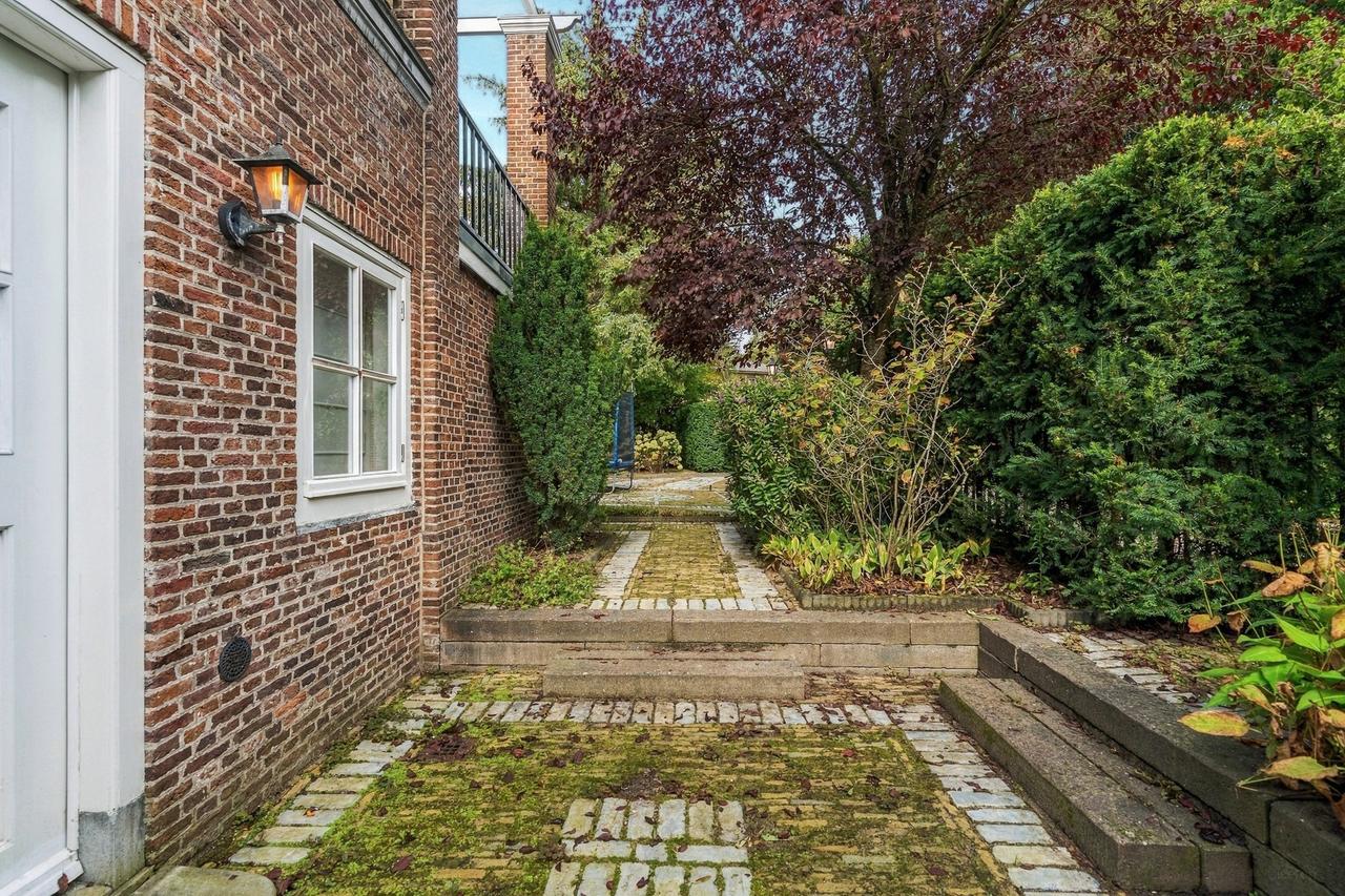 Monumental villa with garden in Wassenaar - Image 62