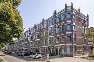 Gemeubileerd 4-kamerappartement met tuin