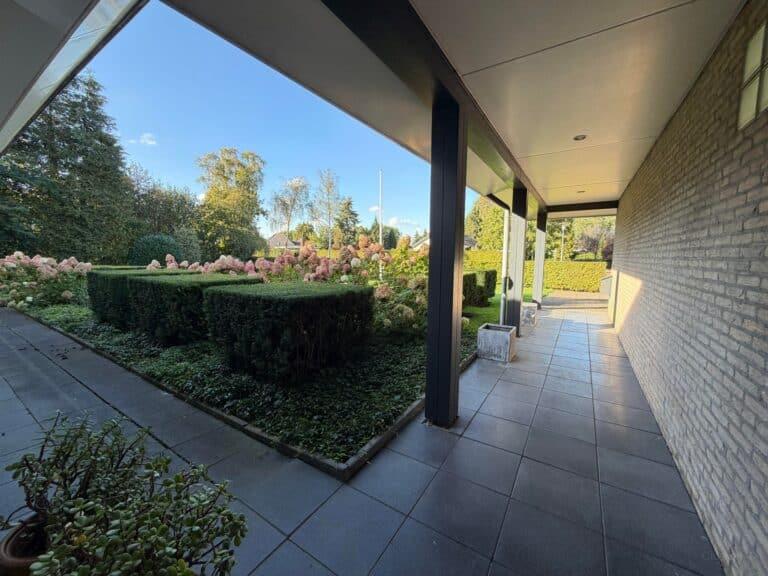 315 m² detached bungalow with 5 bedrooms - Image 5