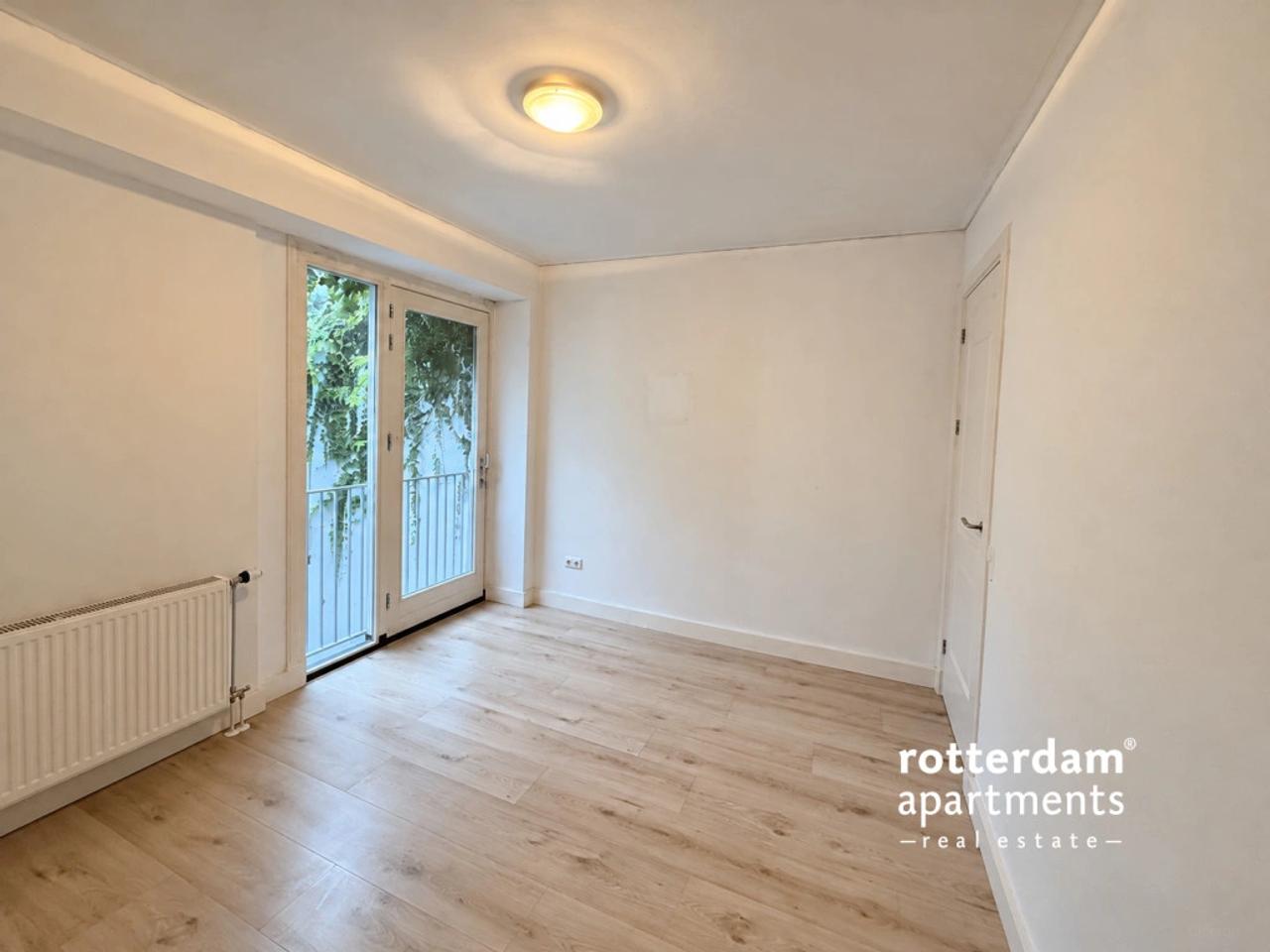 Room with French Balcony in Schiedam - Image 4