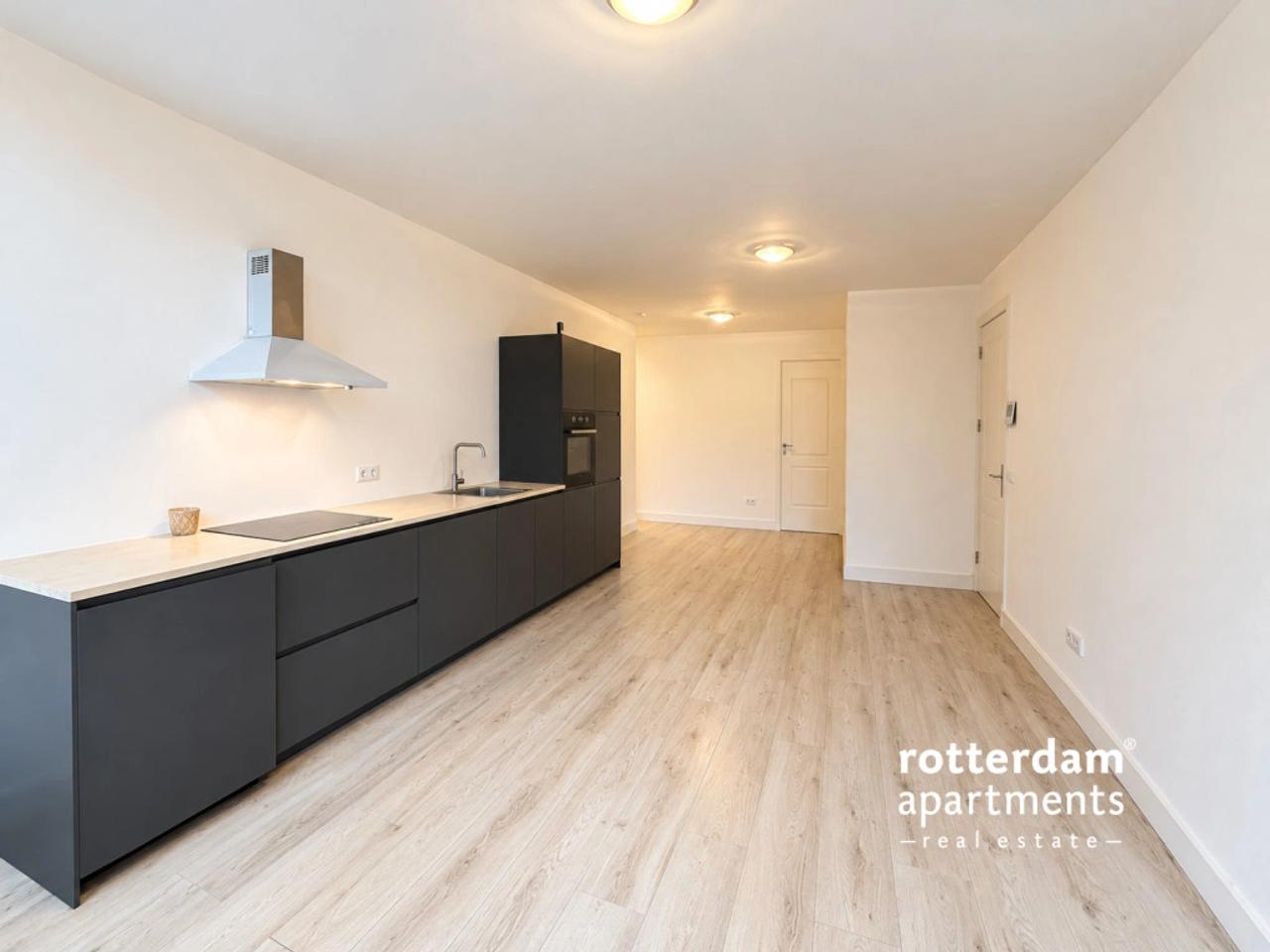 Room with French Balcony in Schiedam - Image 7