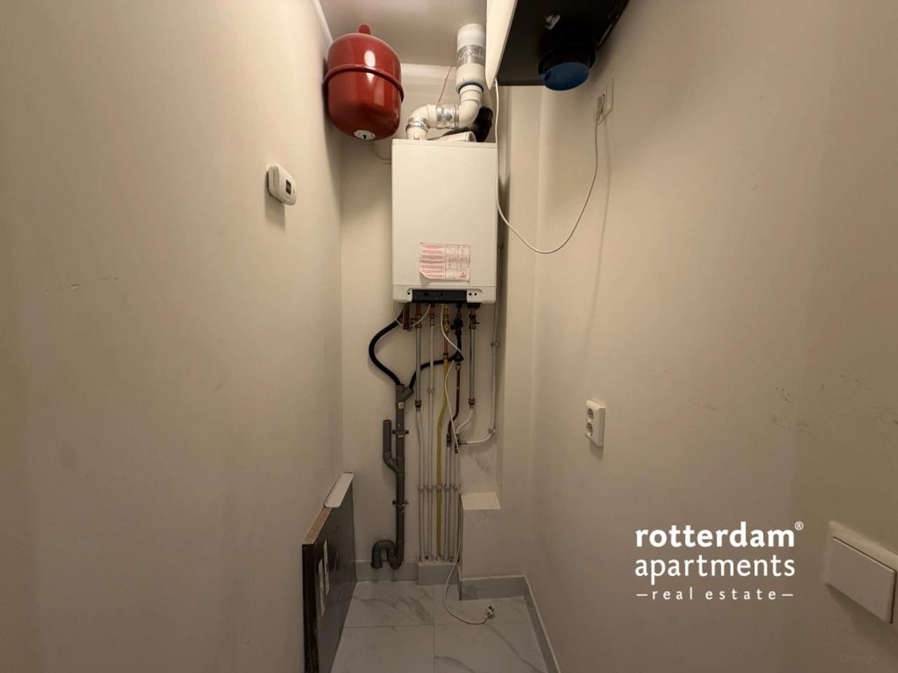 Room with French Balcony in Schiedam - Image 14