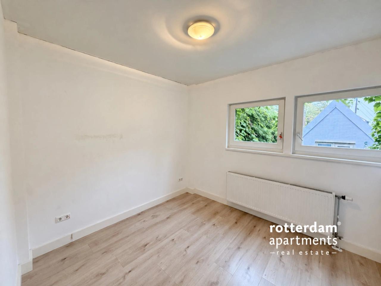 Room with Shared Living Space in Schiedam - Image 2