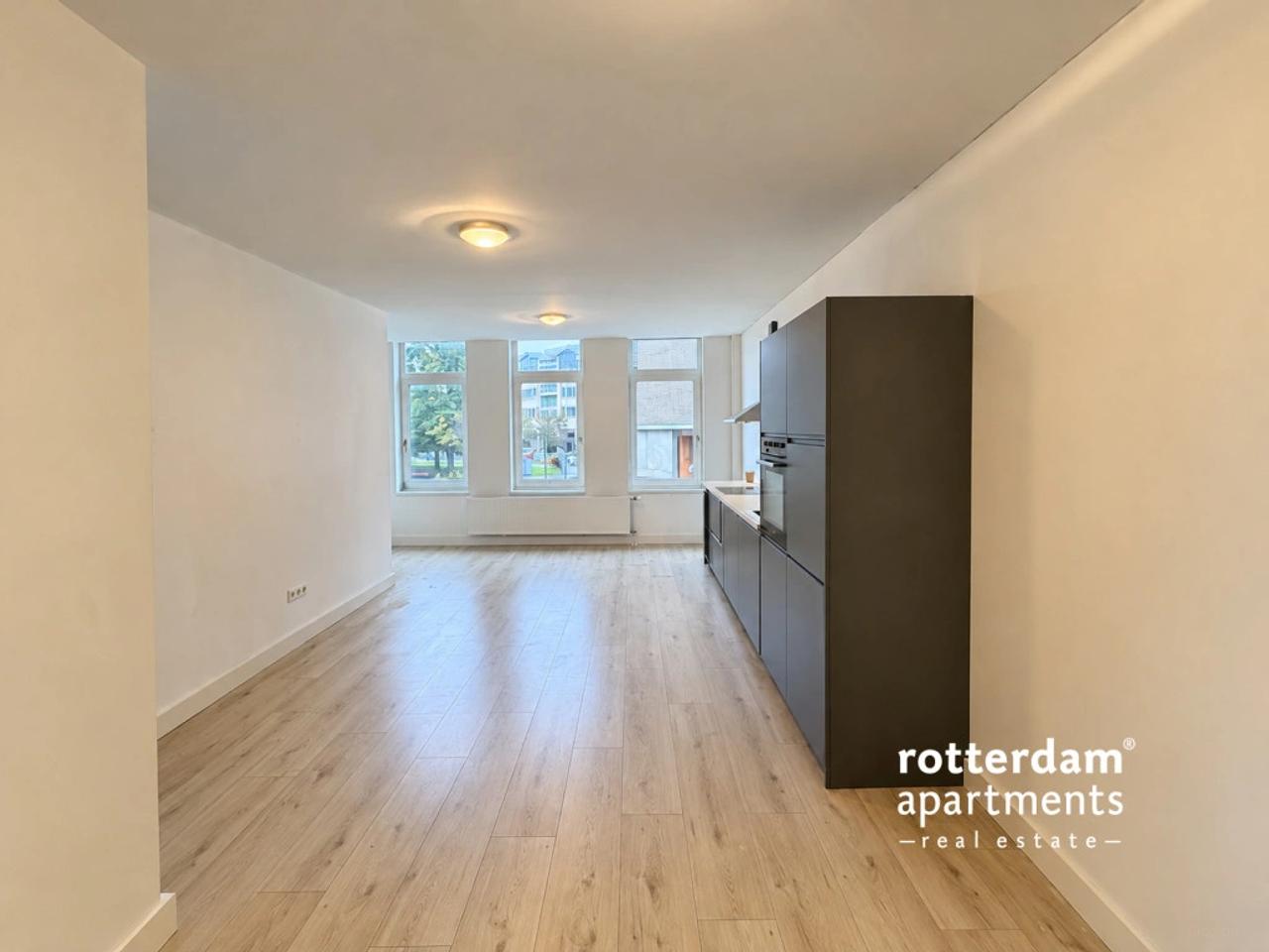 Room with Shared Living Space in Schiedam - Image 8