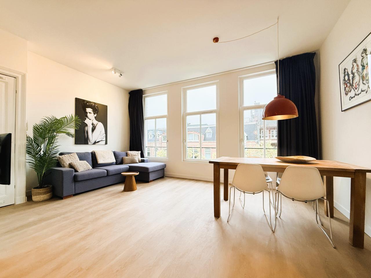 58 m² apartment with balcony in East - Image 2