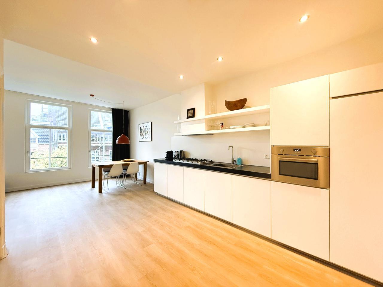 58 m² apartment with balcony in East - Image 4