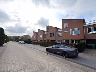 Furnished 190 m² house with garden