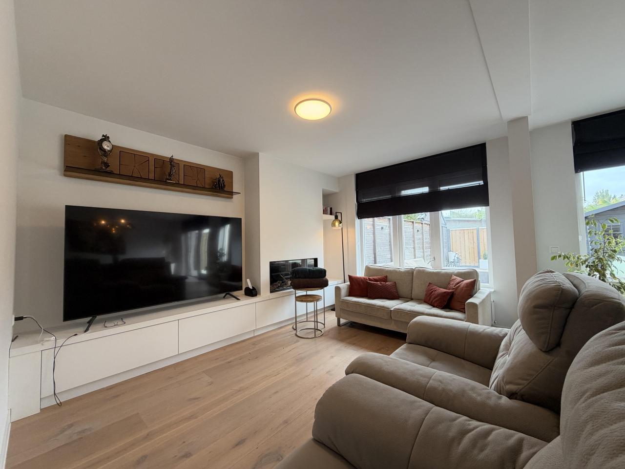 Furnished 190 m² house with garden - Image 4