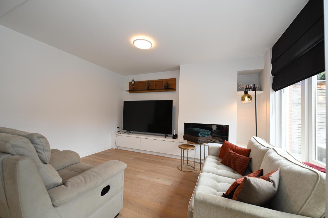 Furnished 190 m² house with garden - Image 5