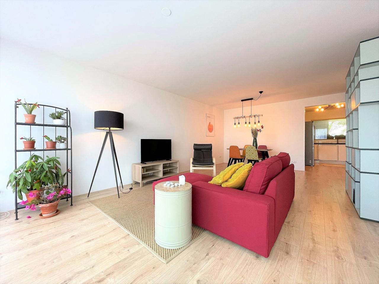 Gemeubileerd 3-kamerappartement met loggia - Afbeelding 5