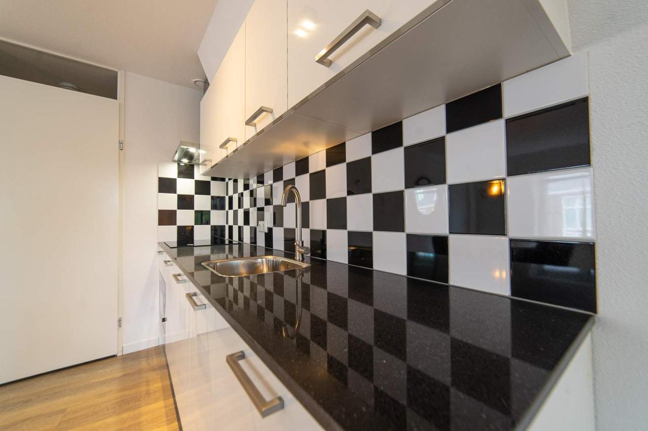 50 m² apartment near Noorderplantsoen - Image 11