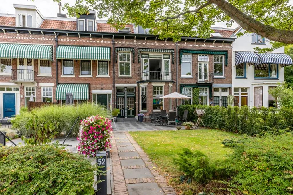 159 m² gemeubileerd appartement met balkon - Afbeelding 1