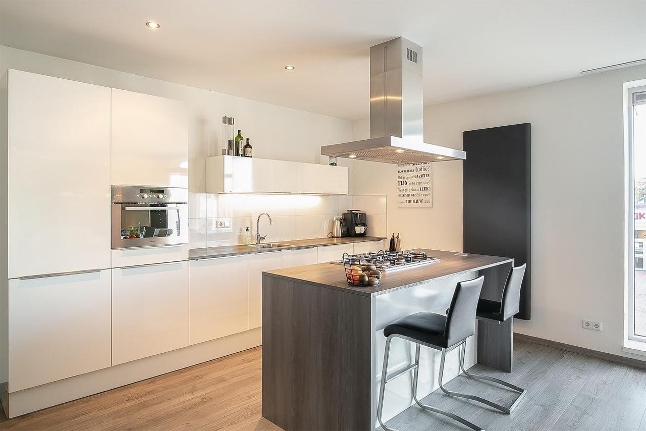 170 m² Upper-Floor Apartment with Roof Terrace - Image 12
