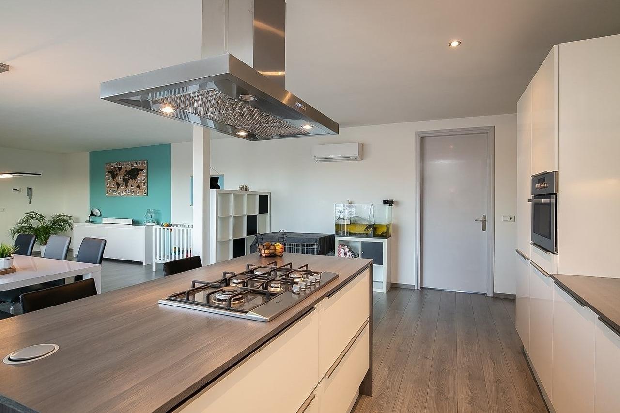 170 m² Upper-Floor Apartment with Roof Terrace - Image 13
