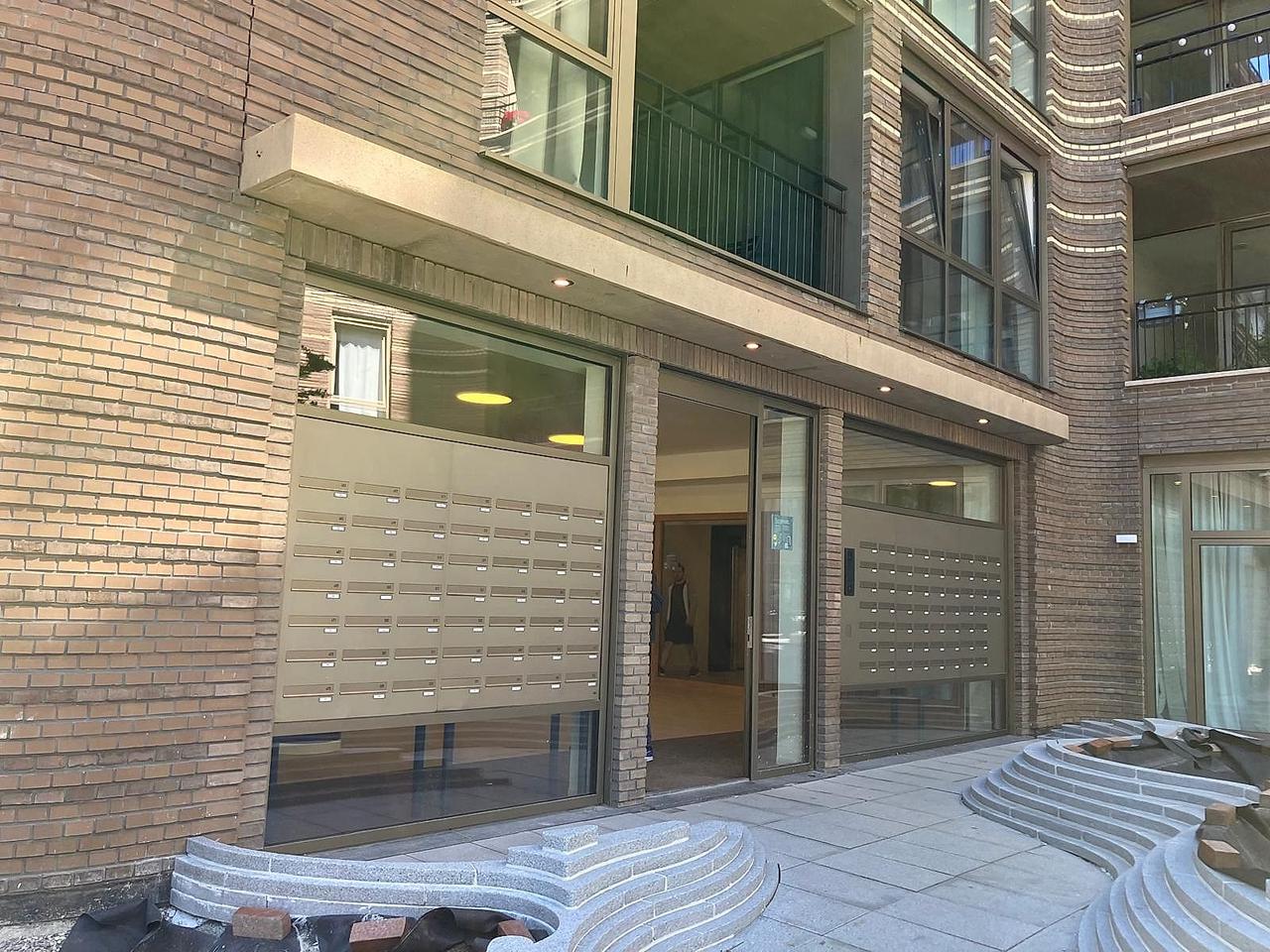 A+ 52 m² apartment on the IJ - Image 2