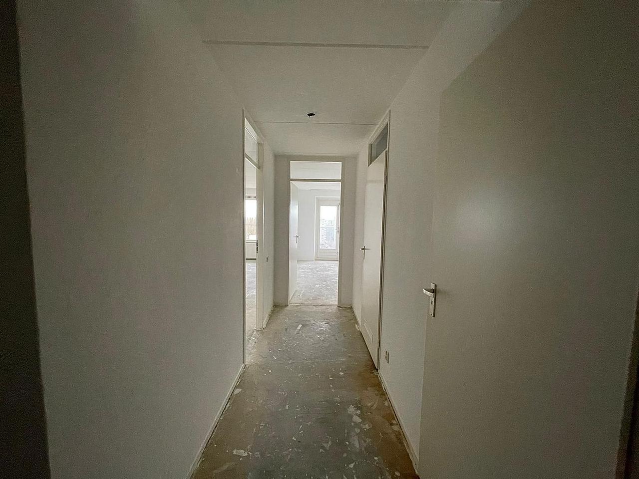 87 m² appartement met balkon in Buitenveldert - Afbeelding 2