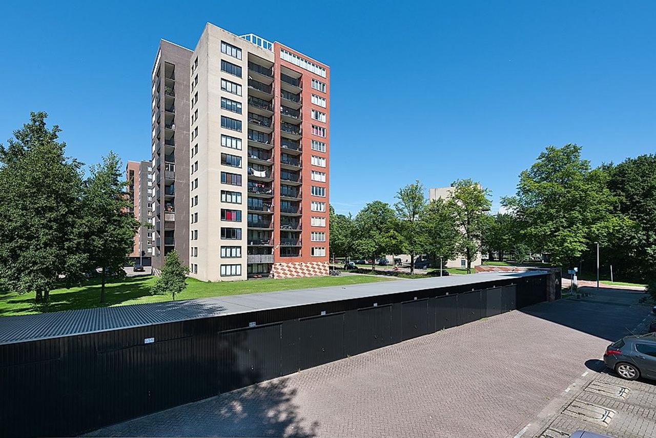 89 m² apartment with balcony in Westlandgracht - Image 1