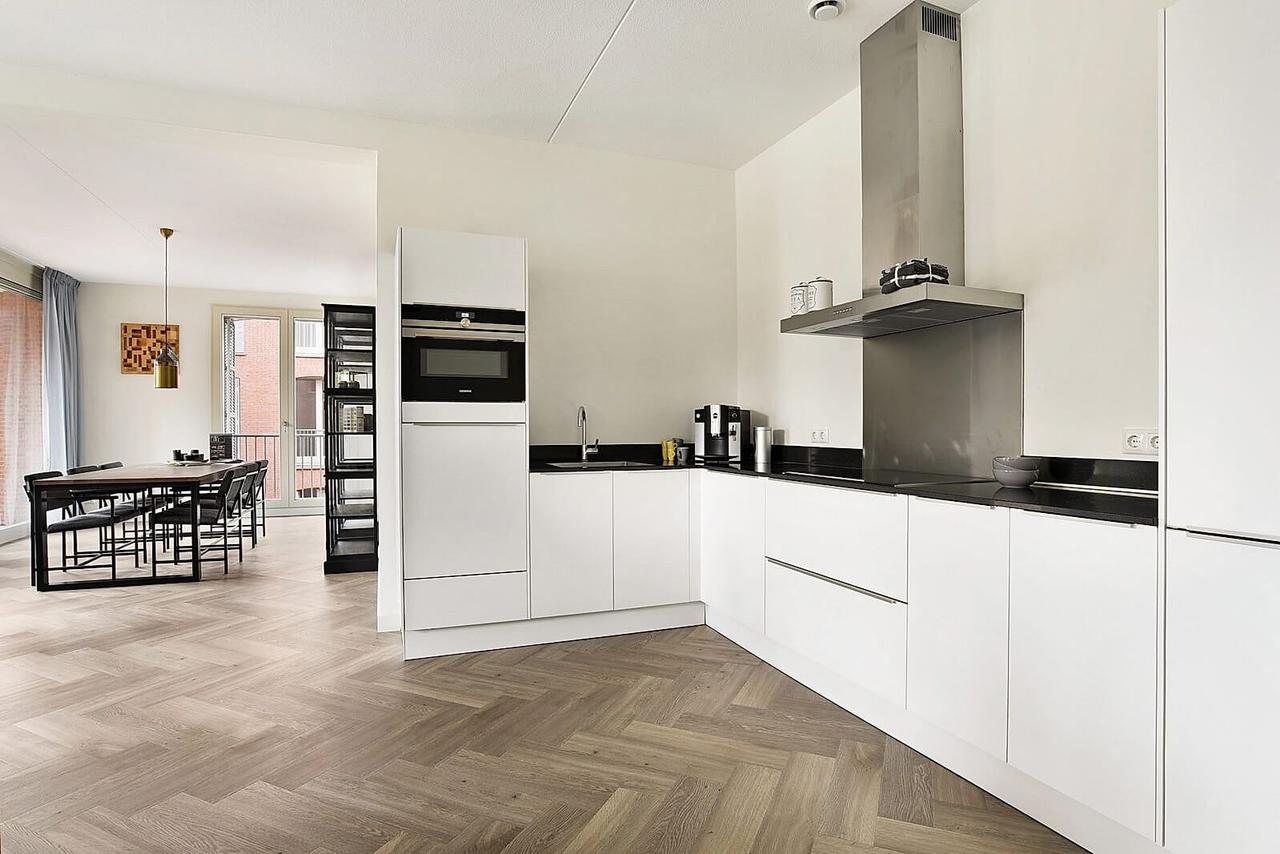 107 m² apartment with balcony and parking - Image 5