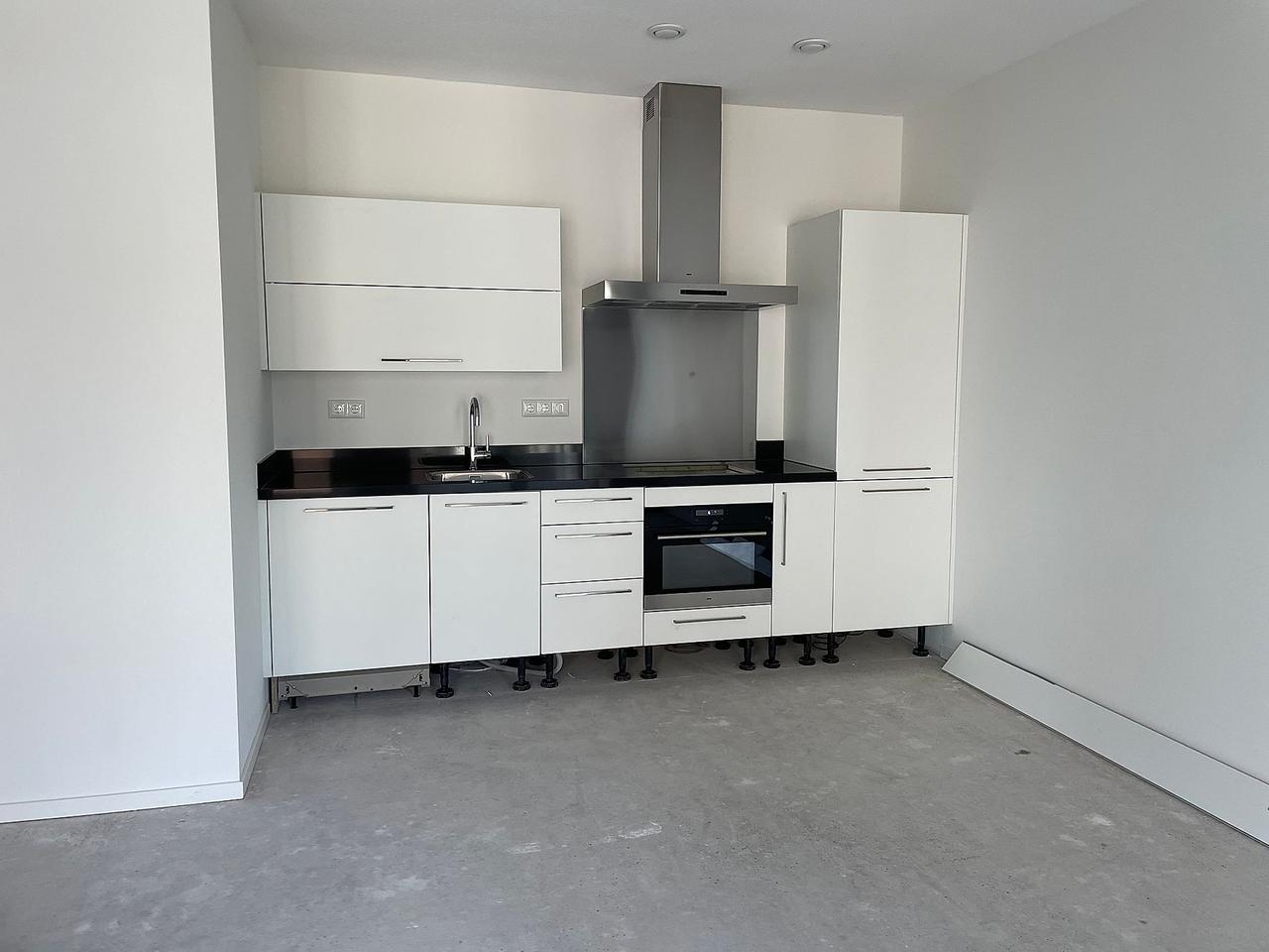 Apartment on the 30th Floor in The Hague - Image 4