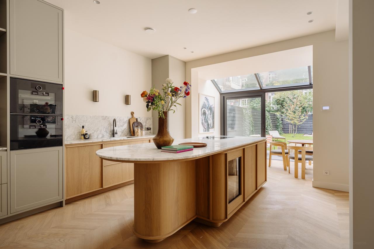 262 m² townhouse met tuin in Oud-Zuid - Afbeelding 1