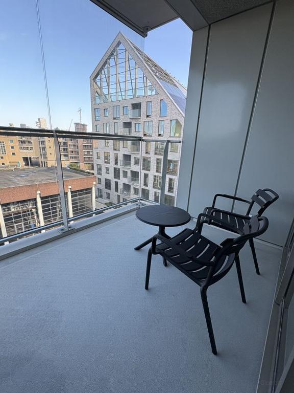 Furnished 1-Bedroom Apartment with Balcony - Image 19