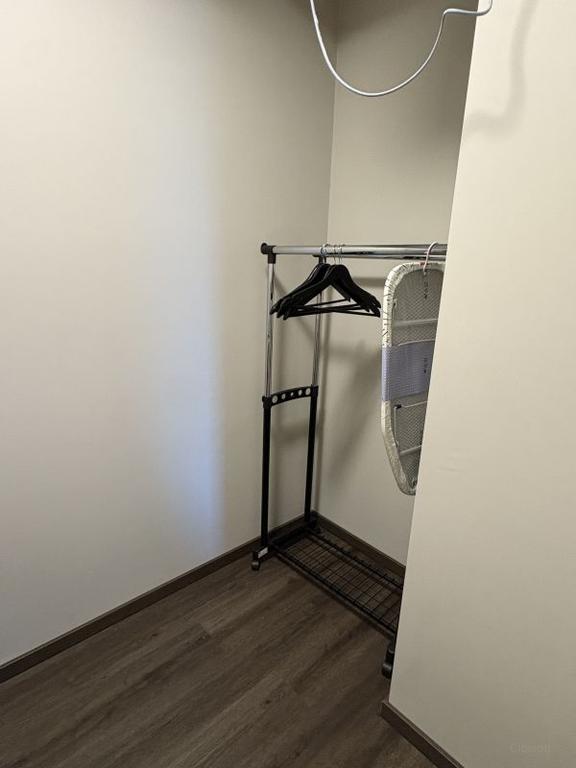 Furnished 1-Bedroom Apartment with Balcony - Image 21