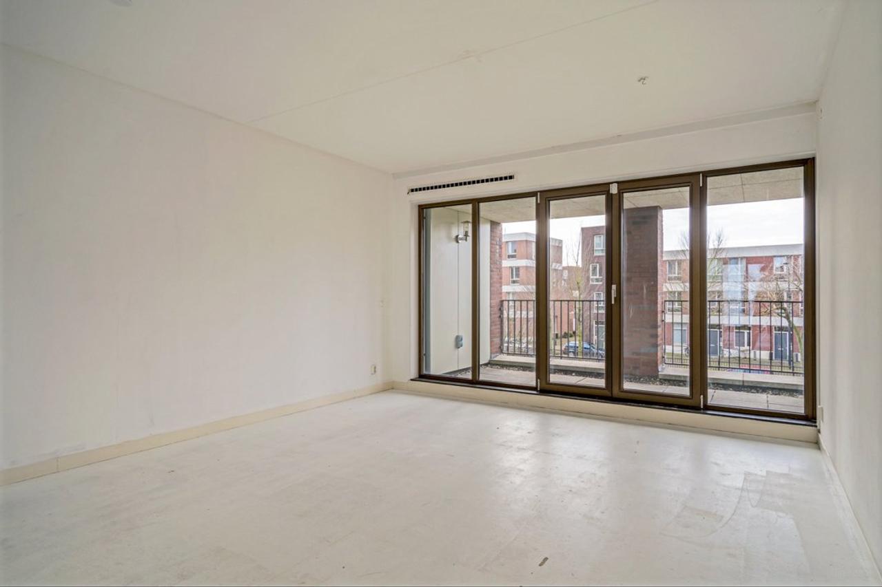 100 m² apartment with IJmeer views - Image 11