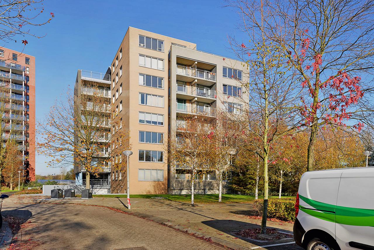 89 m² apartment with lift in Nieuw-Sloten - Image 5
