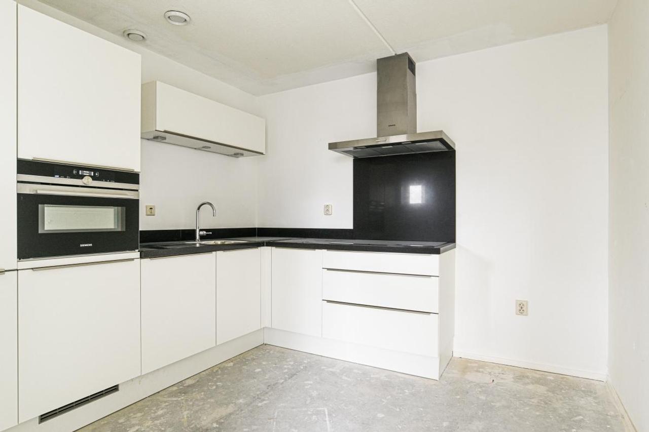 89 m² apartment with lift in Nieuw-Sloten - Image 9
