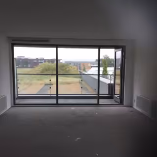 A+ appartement met breed zonnig balkon