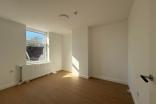 2-Bedroom Apartment with Balcony in City Centre - Image 4