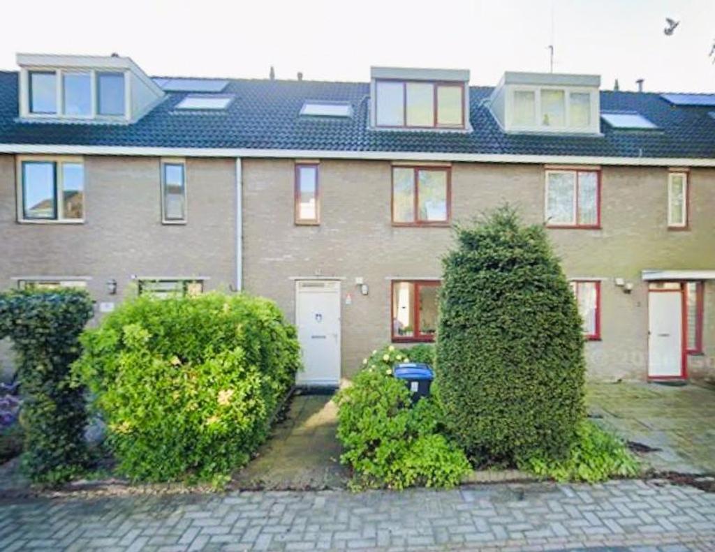 Vijf slaapkamers en tuin in Middenhoven - Afbeelding 1