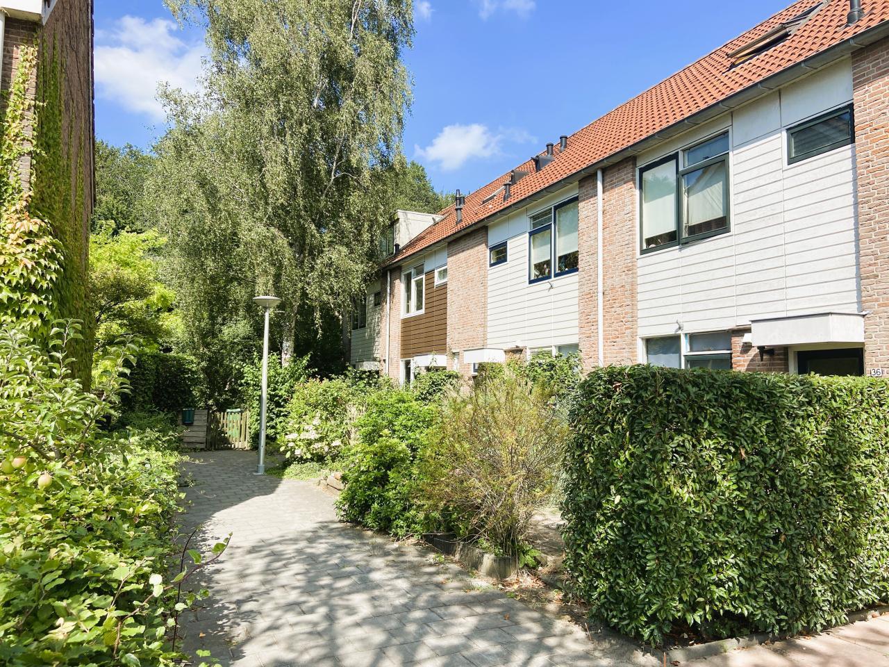 Gemeubileerde 4-slaapkamerwoning met tuin - Afbeelding 1